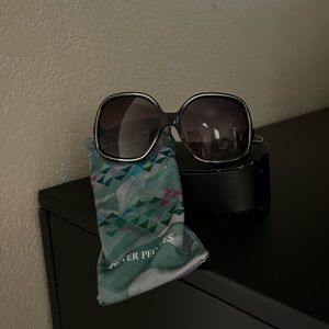 Oliver Peoples Tayla black Square sunglasses with rounded corners